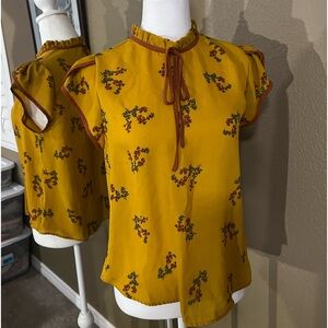 Mine Women’s Top Blouse Mustard Color Floral Sheer Short Sleeve Size Small
